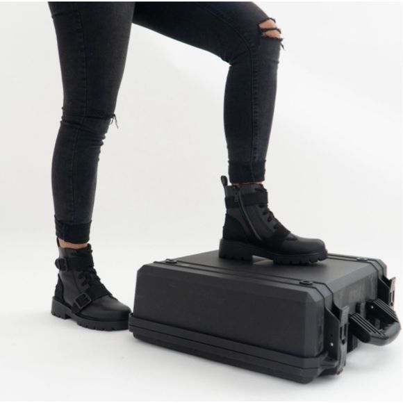 UGG Noe Leather Combat Boots - Size 8 - Picture 4 of 9